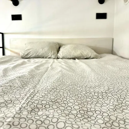 Copernik & Free Parking Apartment *